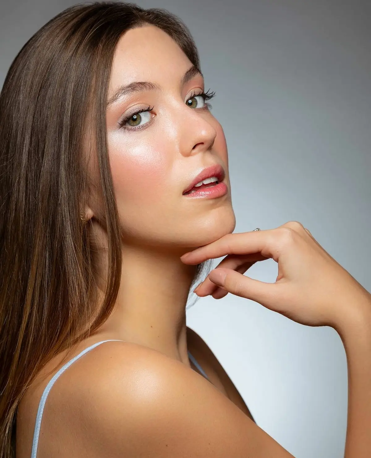 maquillaje natural de belleza social por Lucía Camarena en Bilbao